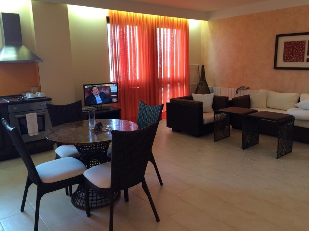 Apartments Oasis Vip Club Сонячний Берег Екстер'єр фото